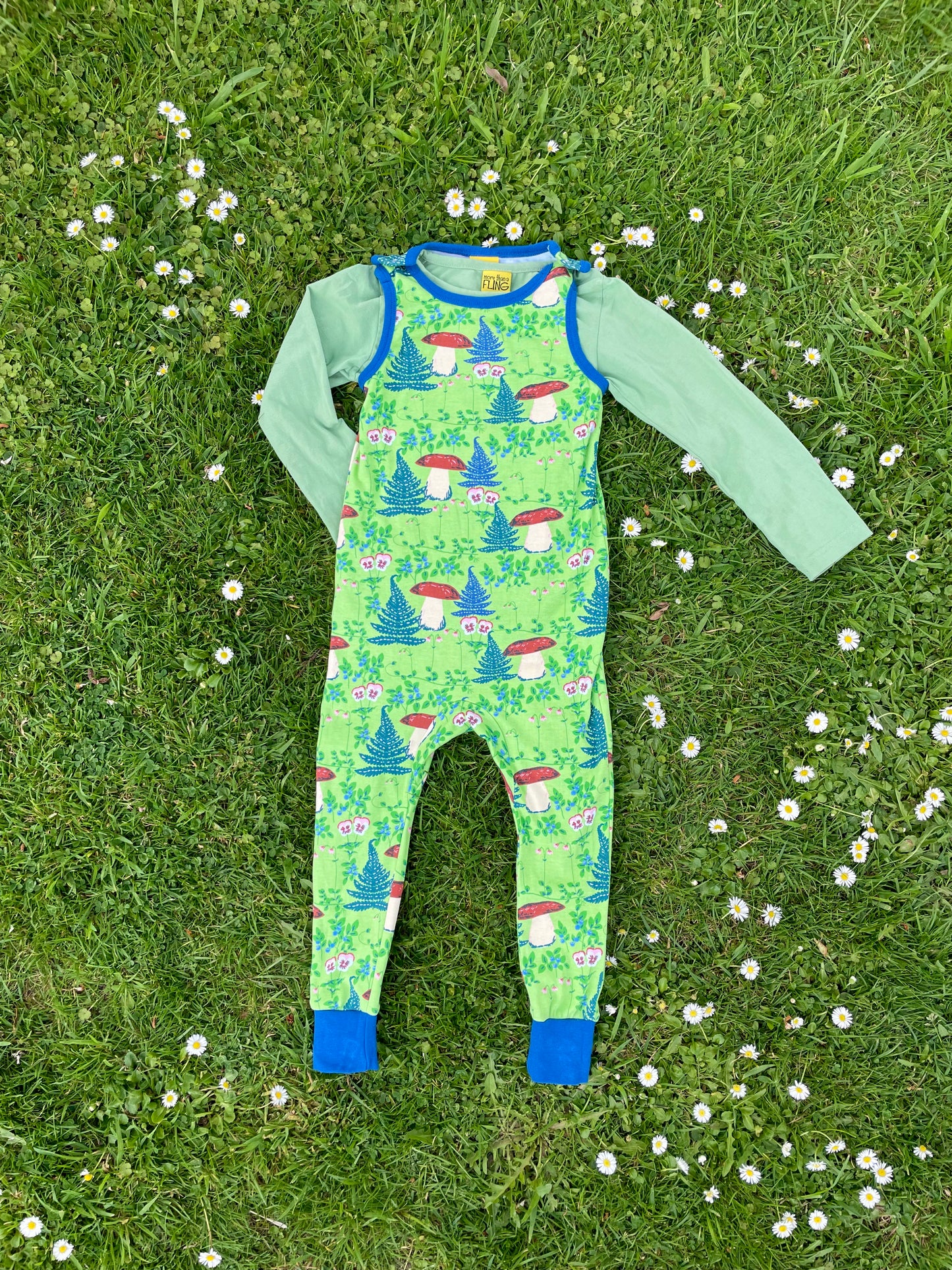 DUNS Sweden - Dungarees - Linnaea Jade Lime